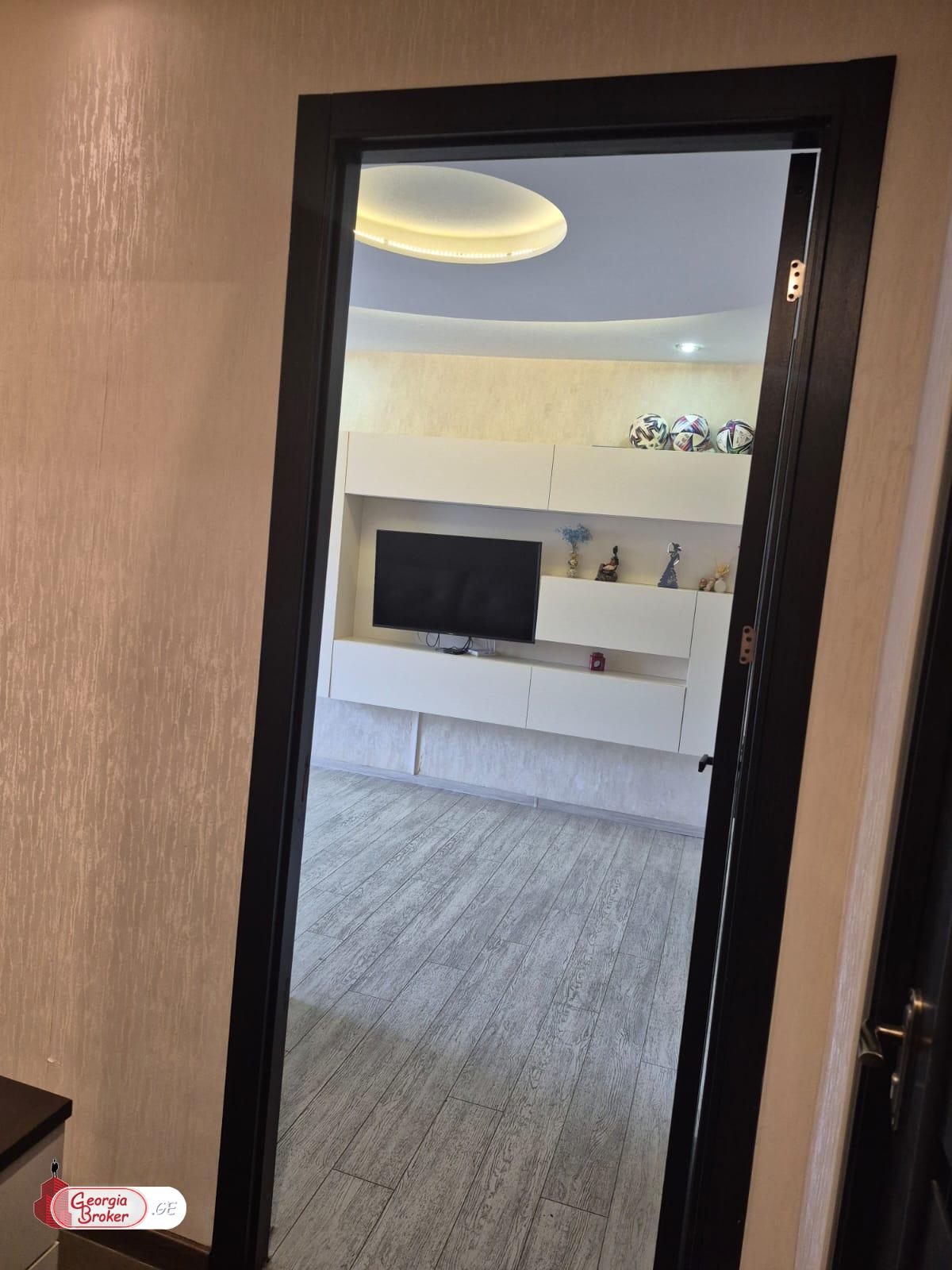 nearly repaired 3-room apartment for sale